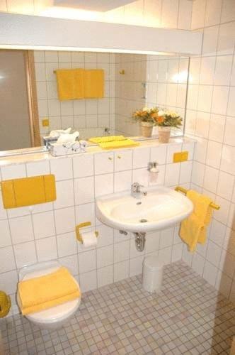 Hotel Pfaelzer Hof, Zum Schokoladengiesser Rodalben Экстерьер фото